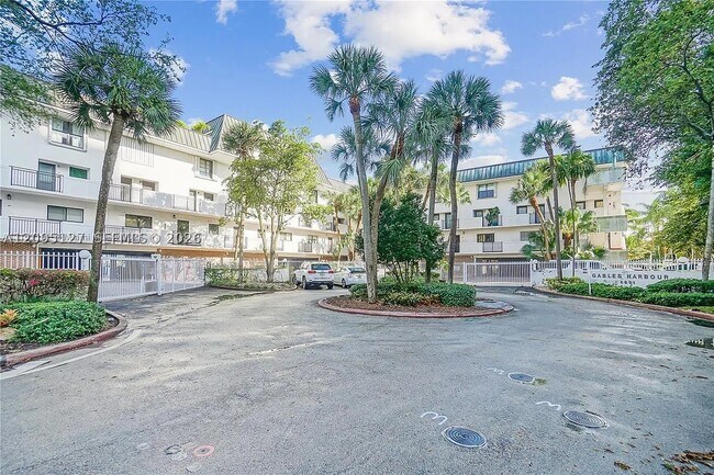 Foto del edificio - 6901 Edgewater Dr