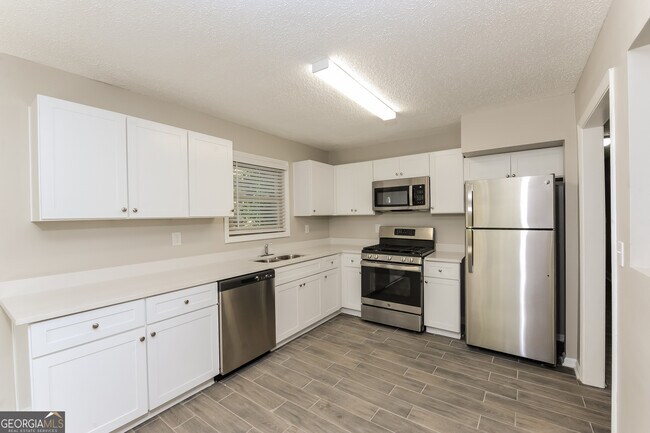 Building Photo - 5168 Legendary Ln