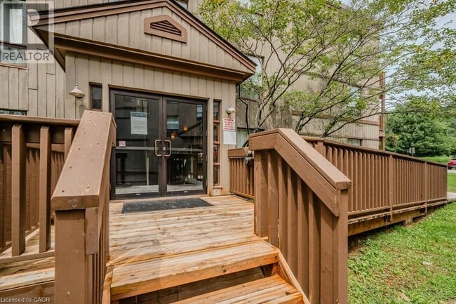 Building Photo - 1235 Deerhurst Dr