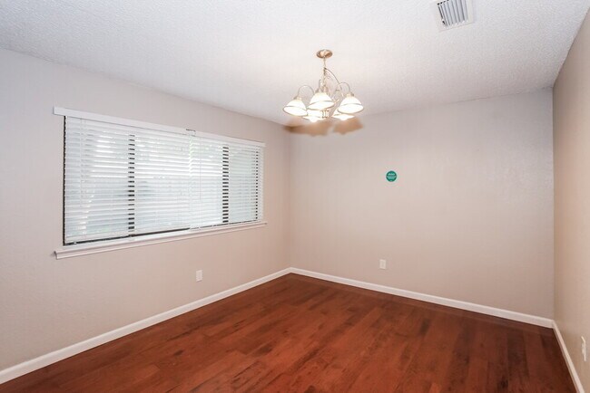 Foto del edificio - 2614 Berkshire Ln