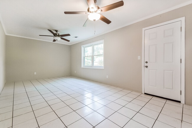 Foto del edificio - 7312 Penland Dr