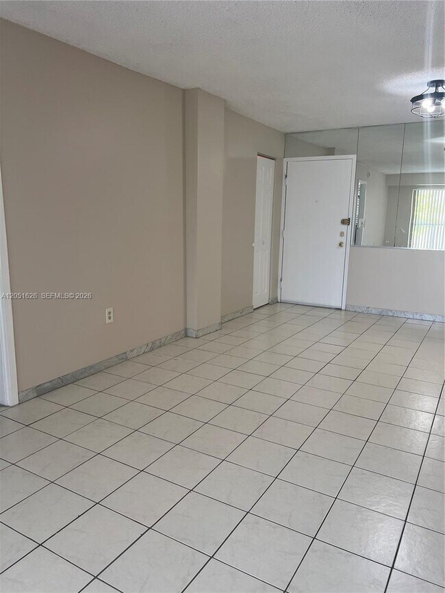 Foto del edificio - 1250 NE 125th St