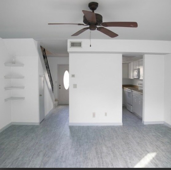 Building Photo - 65 Seton Trl