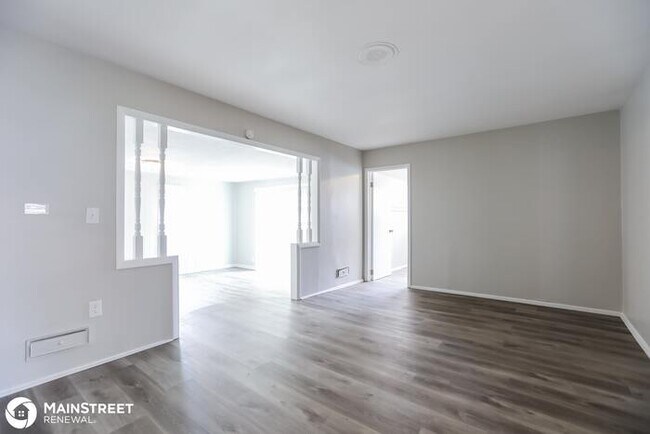 Building Photo - 7309 E 108 Dr, Kansas City, MO 64134