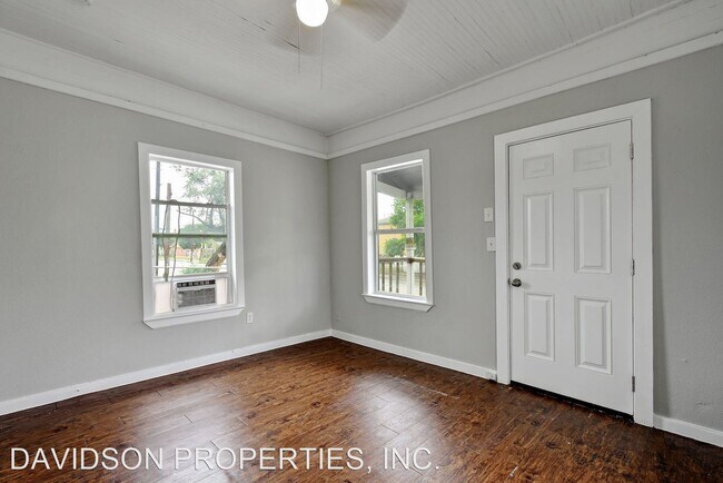 Building Photo - 2 br, 1 bath House - 1111 Guadalupe St