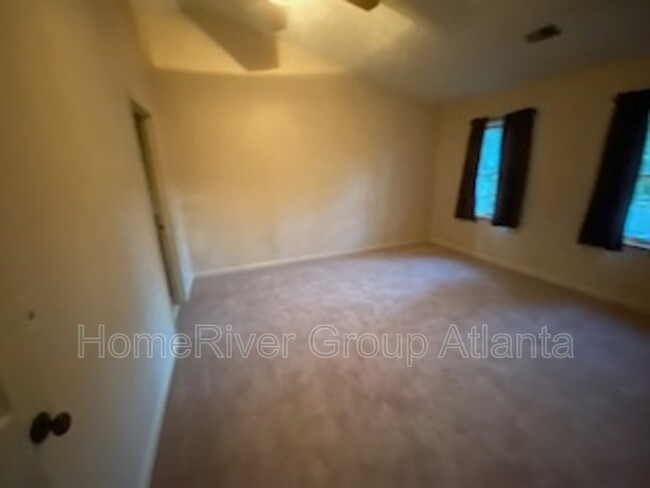 Building Photo - 4609 Pine Harbor Ct NE