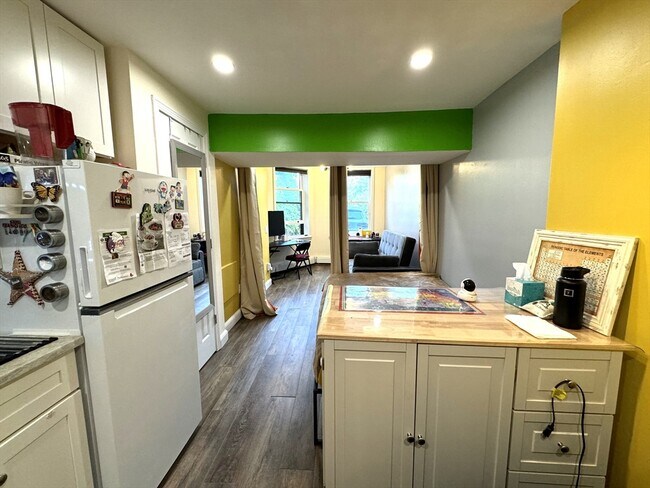 Building Photo - 482 Beacon St