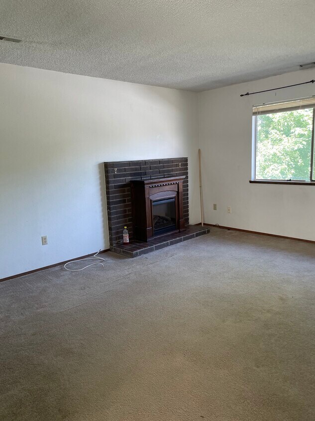Building Photo - 124 S Western Ave