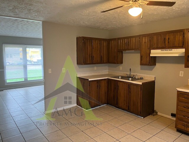 Foto del edificio - 4111 Arborcrest Dr