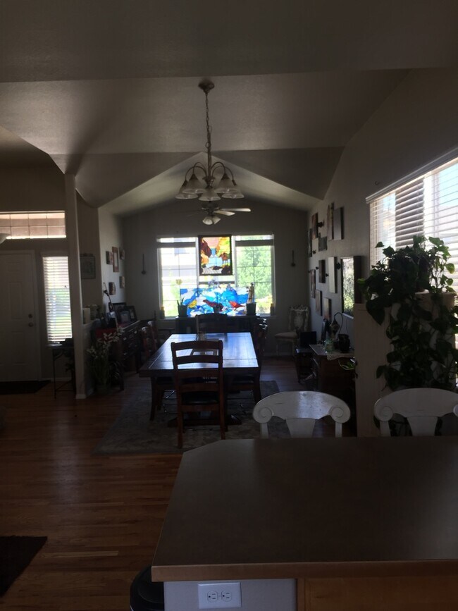 Foto del edificio - Beautiful 3 Bedroom 2.5 Bath Home in South...