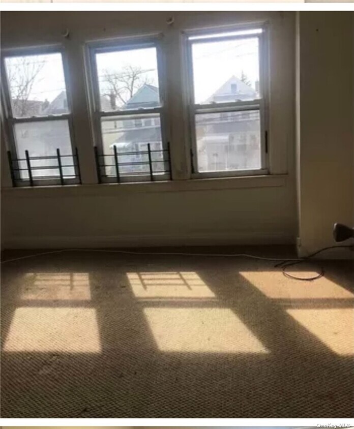 Foto principal - 90-57 207th St