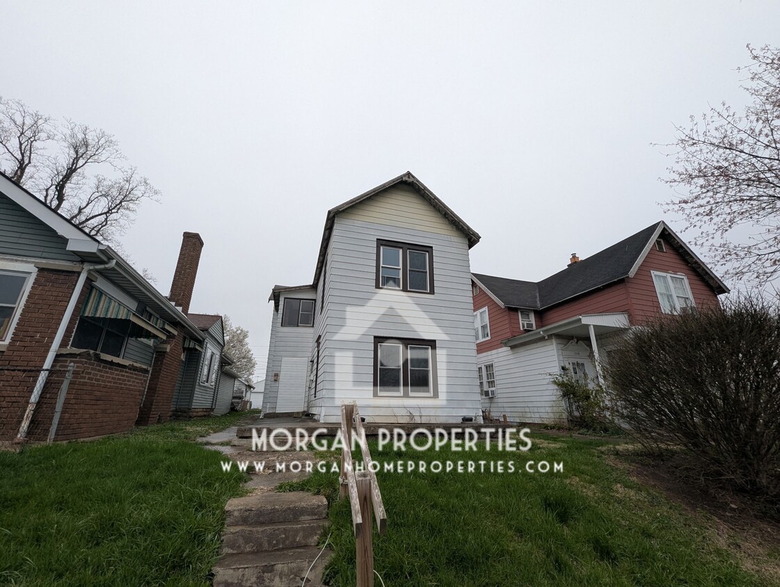 Primary Photo - 1712 Main St