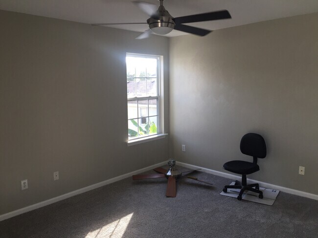 Foto del edificio - 4633 Lee Ave