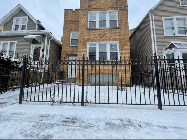 Building Photo - 4212 N Kimball Ave