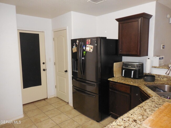Foto del edificio - 7045 Eagle Nest Ct