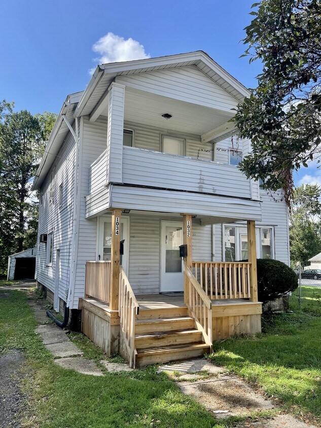 Primary Photo - 1032-1034 Clay St