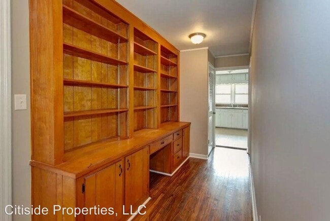 Building Photo - 2 br, 1 bath House - 2707 Pleasant Wood Dr