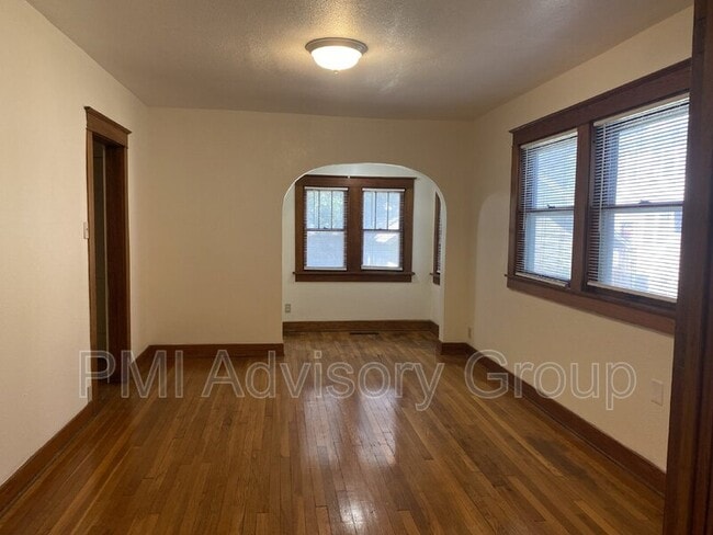 Building Photo - 908 SW 12th St