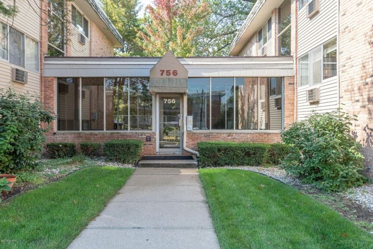 756 W Kilgore Rd, Kalamazoo, MI 49008 House Rental in Kalamazoo, MI