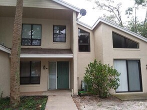 Building Photo - 422 S Netherwood Cres