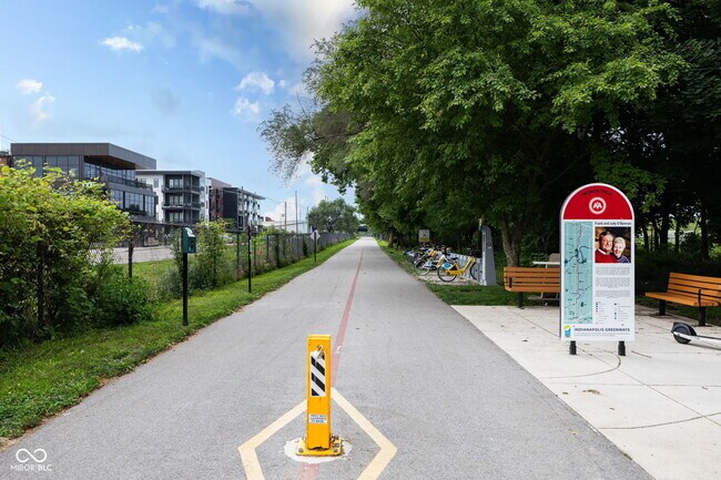 Foto del edificio - 816 East 21st St