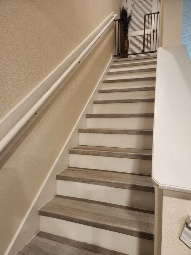 Foto del edificio - 545 Running Wds St