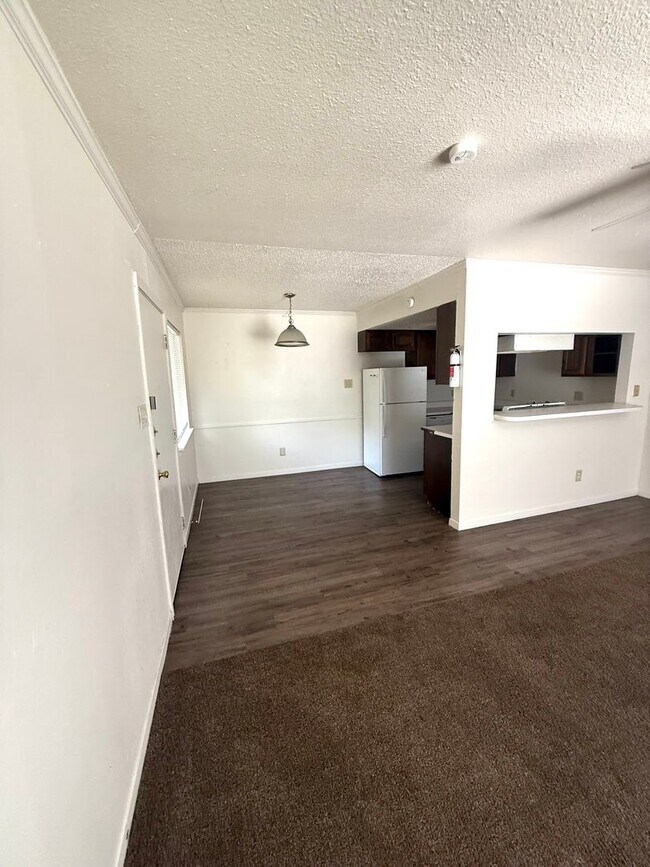 Building Photo - 109 Smith Ln