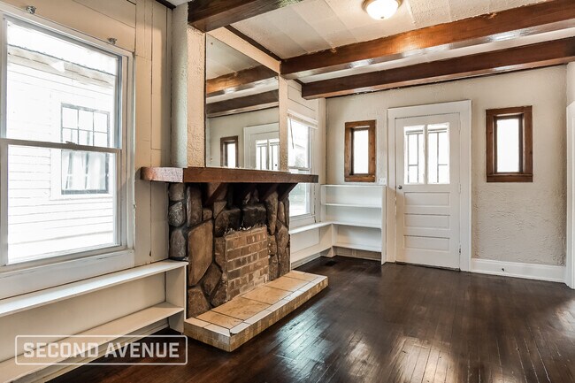 Building Photo - 518 Oak Pl