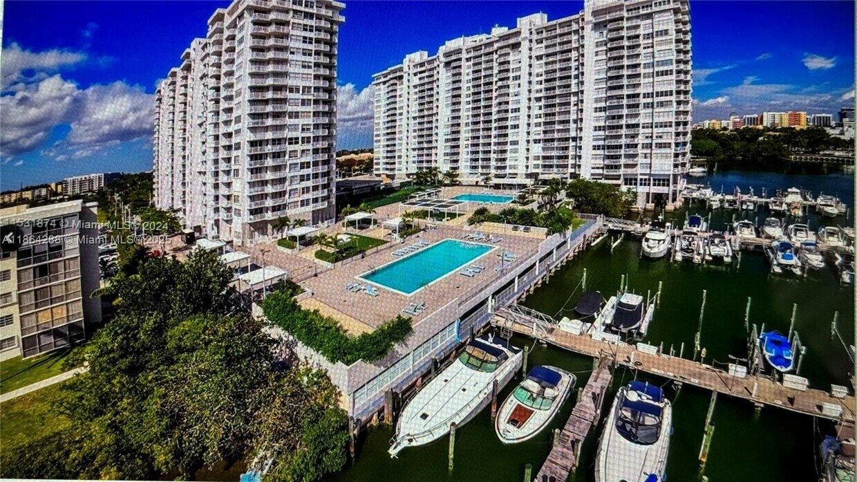 Primary Photo - 18071 Biscayne Blvd