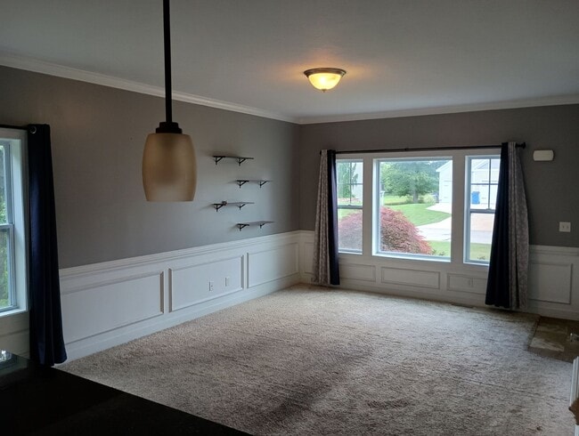 Building Photo - Spacious 3 Bedroom 2.5 Bathroom Home for Rent