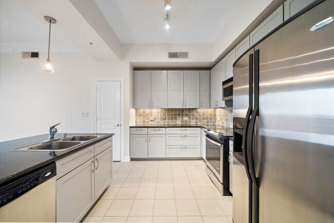 Building Photo - 3333 Allen Pkwy