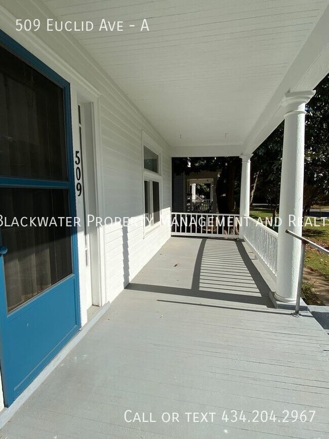 Foto del edificio - Large Two Bedroom Apartment off of Memoria...