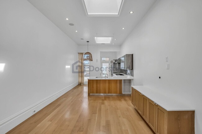 Building Photo - 519 Natoma St