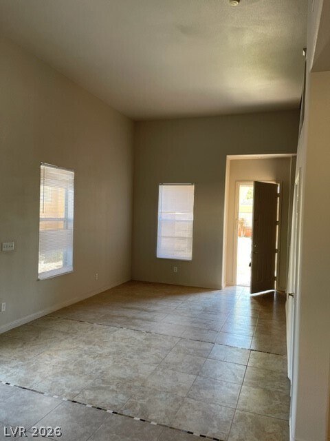 Building Photo - 10516 Allthorn Ave