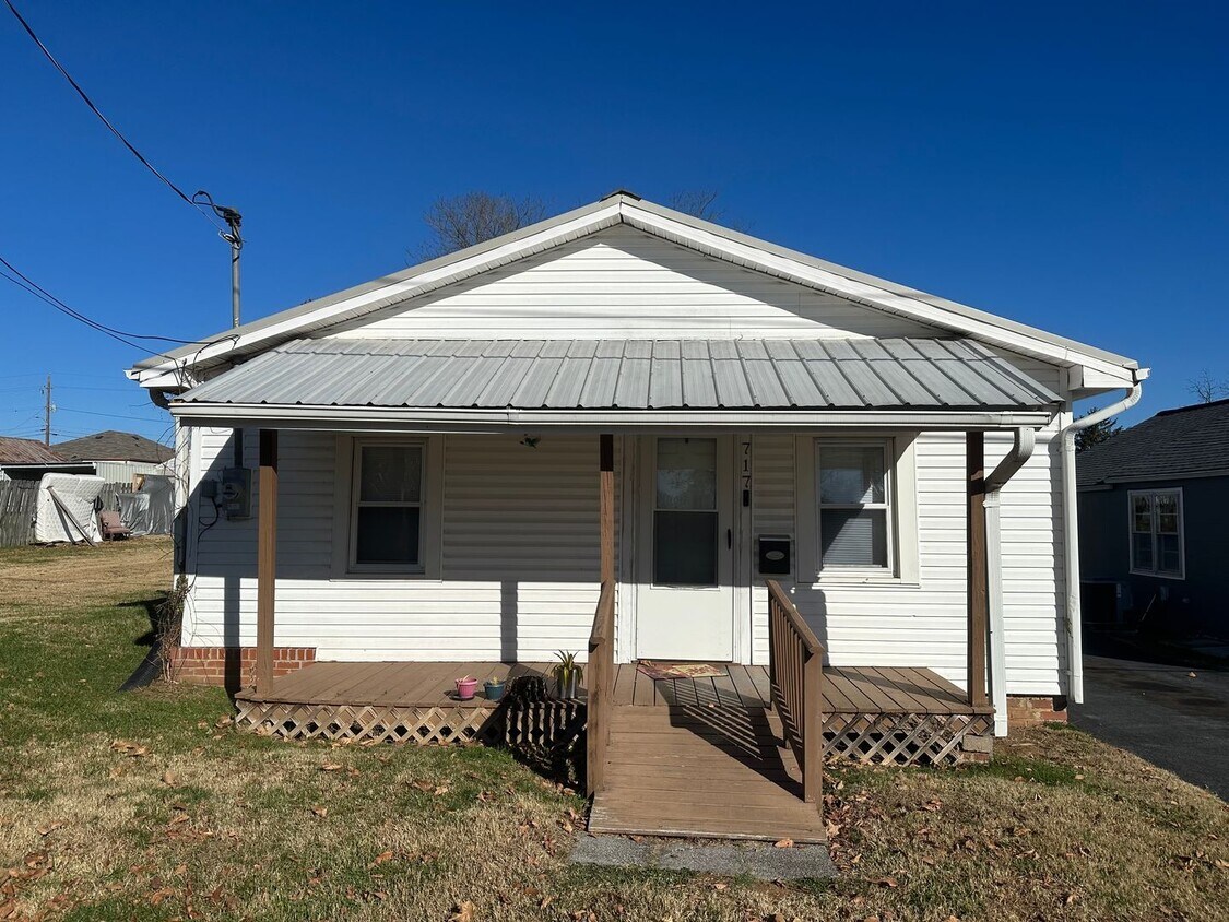 Foto principal - 717 Plantation Rd