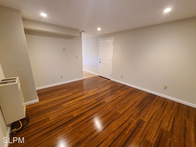 Foto del edificio - 661-667 Dutton Ave