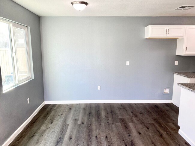 Foto del edificio - Beautifully Updated 2/1 in North Fresno