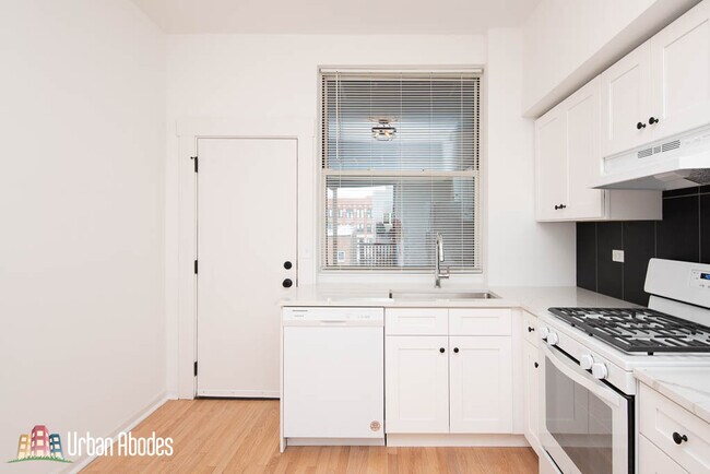 Foto del edificio - 843 N Maplewood Ave