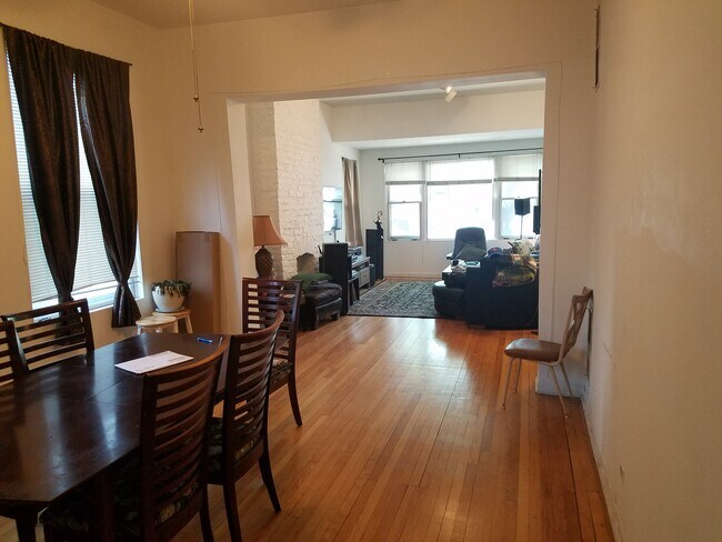 Open Living and Dining - 1545 Barry W Ave Apartments