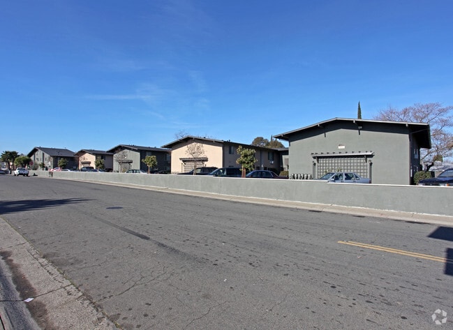 Building Photo - Puerta Villa Apartments