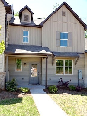 Building Photo - 137 The Heights Dr