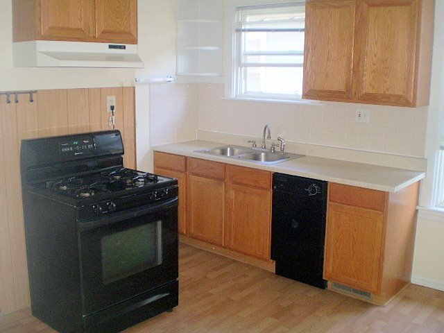 Kitchen 1 - 7219 W Palatine Ave
