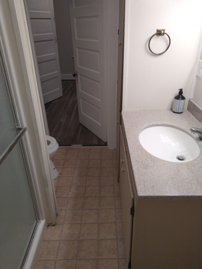 Bathroom - 509 S Commerce St
