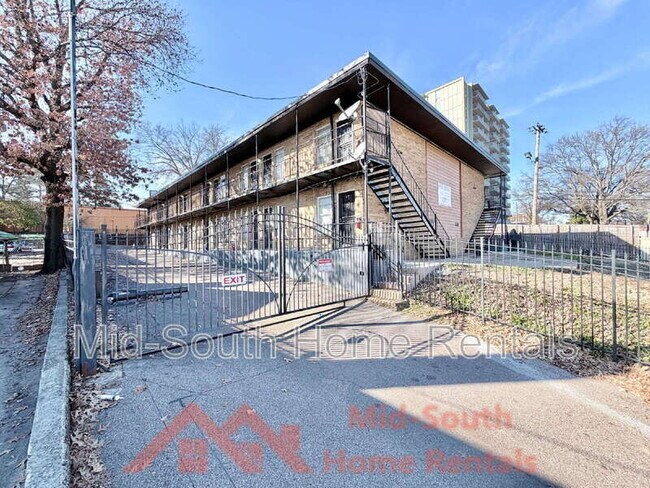 Building Photo - 139 N Claybrook St