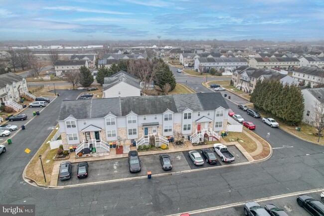 Building Photo - 407 Champs Ln