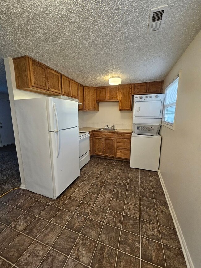 Building Photo - 1104-1106 S Grand Dr