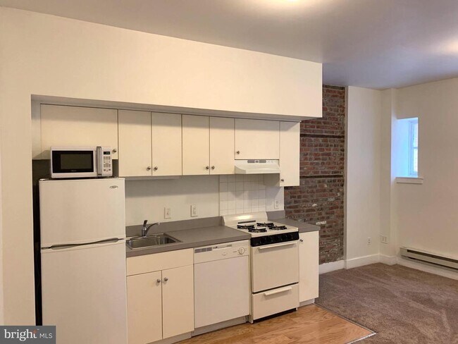 Foto del edificio - 330 S Juniper St