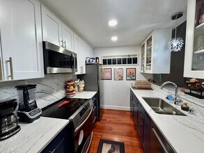 Building Photo - 14636 NE 45th St