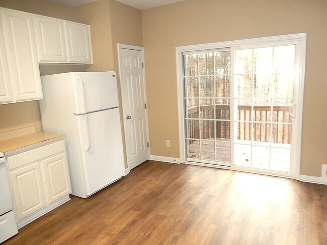 Foto del edificio - 8457 Reedy Ridge Ln