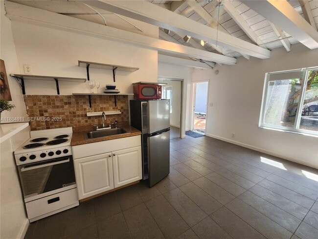 Building Photo - 315 Walnut St